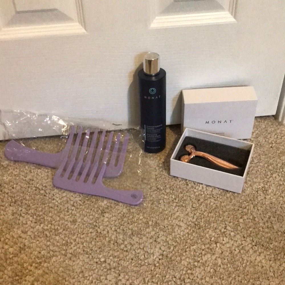 NWT Monat Advanced Hydrating Shampoo